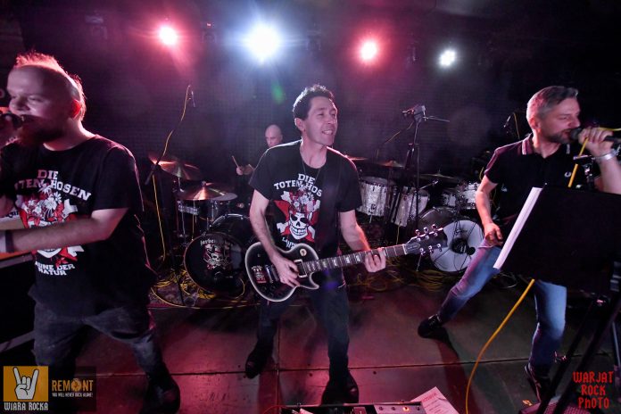 Gutek wystąpił jako gość Farben Lehre na scenie Punky Reggae Live 2022 - Warszawa, Remont
